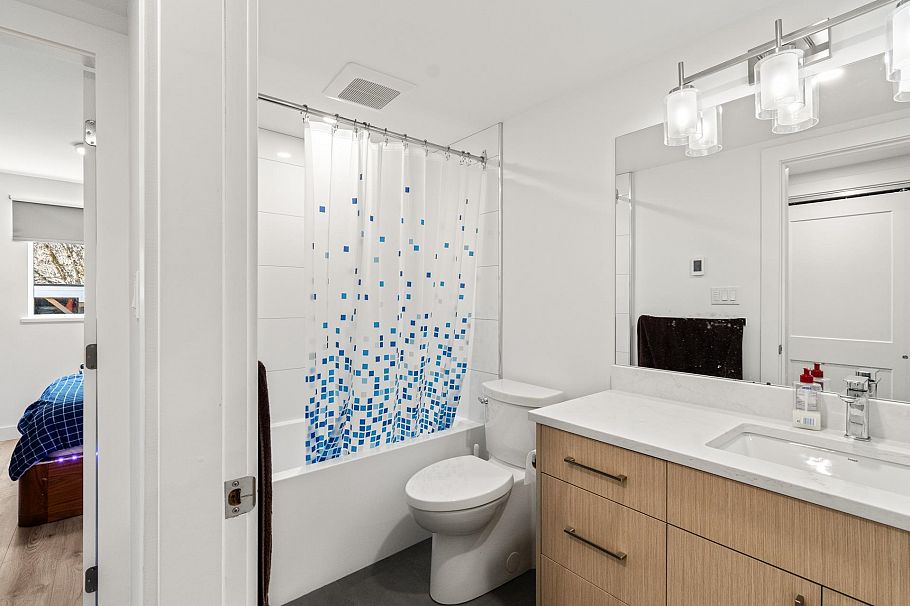 1955 Chesterfield Avenue North Vancouver, BC - 20