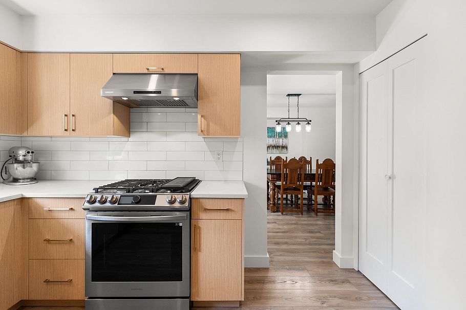 1955 Chesterfield Avenue North Vancouver, BC - 10