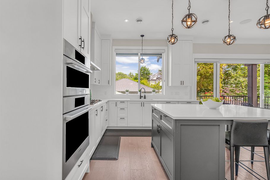 2177 E 20th Avenue Vancouver, BC - 9