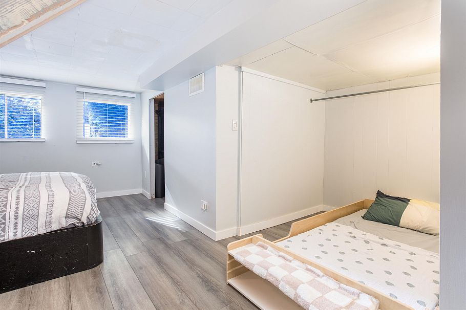 3566 W 11th Avenue Vancouver, BC - 27