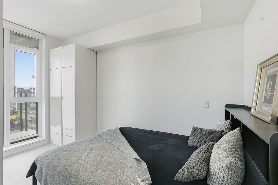 602 1401 Hunter Street North Vancouver, BC - 6