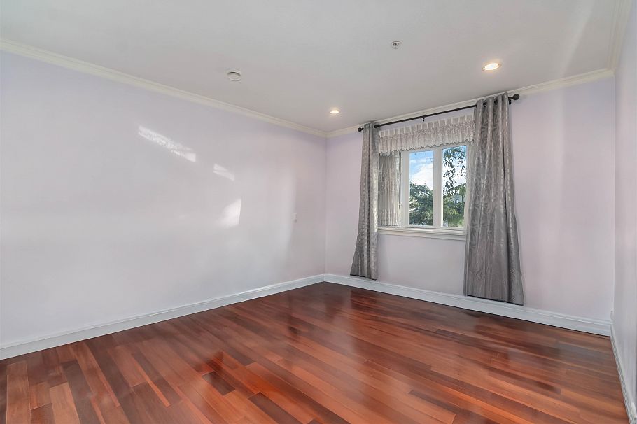 5396 Rhodes Street Vancouver, BC - 26