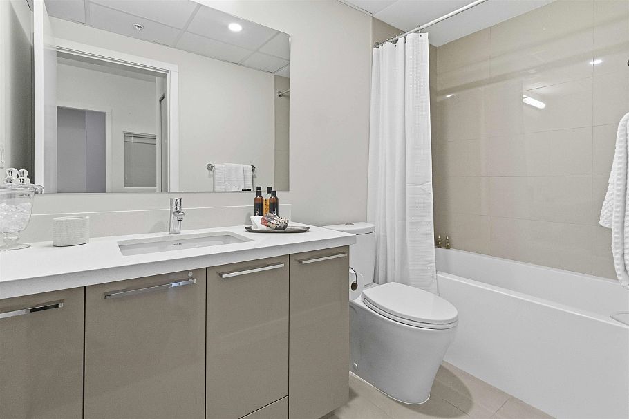 502 10177 River Drive Richmond, BC - 21