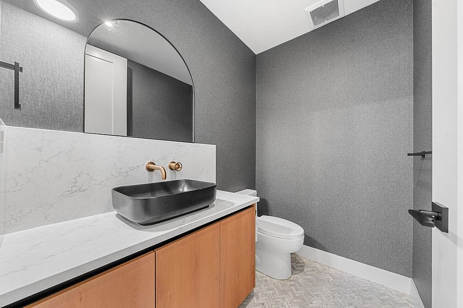 3483 Adanac Street Vancouver, BC - 7