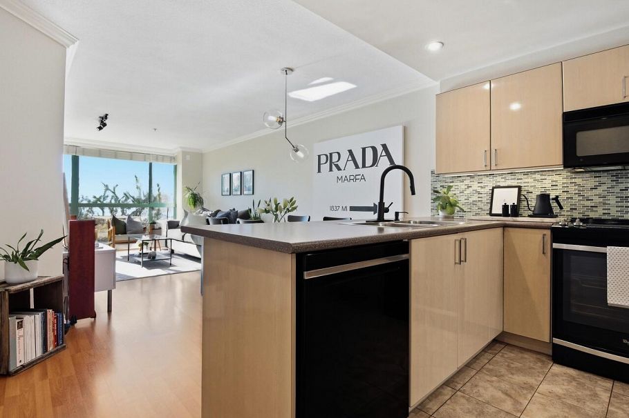 403 212 Lonsdale Avenue North Vancouver, BC - 6