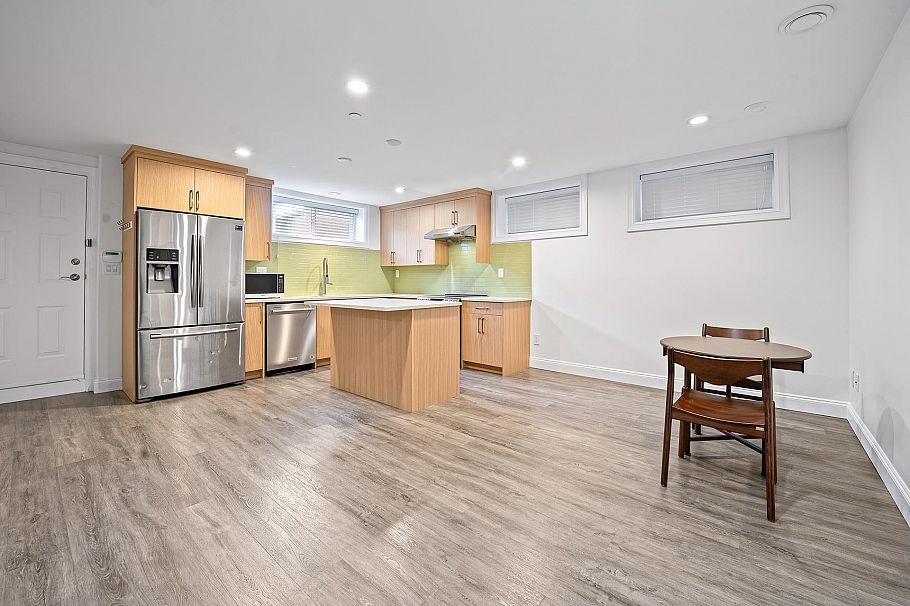 3941 W 19th Avenue Vancouver, BC - 31