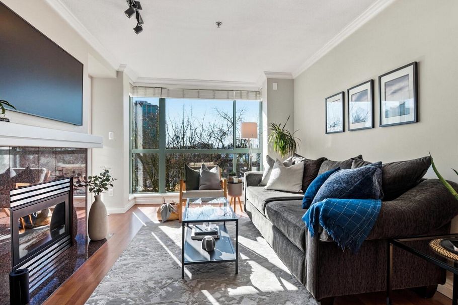 403 212 Lonsdale Avenue North Vancouver, BC - 11