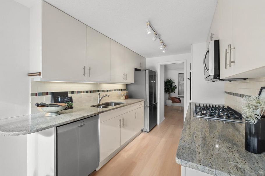 207 5760 Hampton Place Vancouver, BC - 10