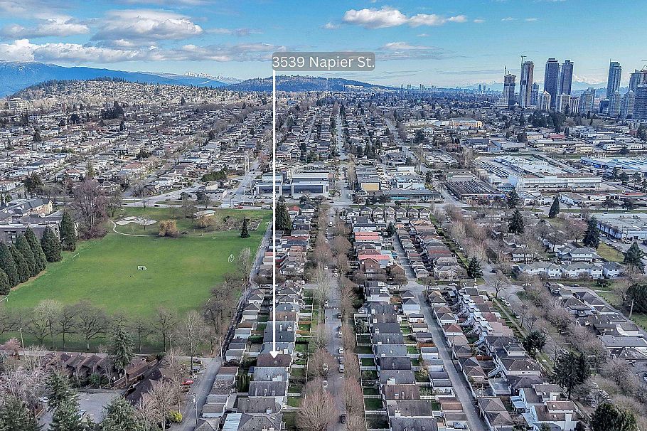 3539 Napier Street Vancouver, BC - 31