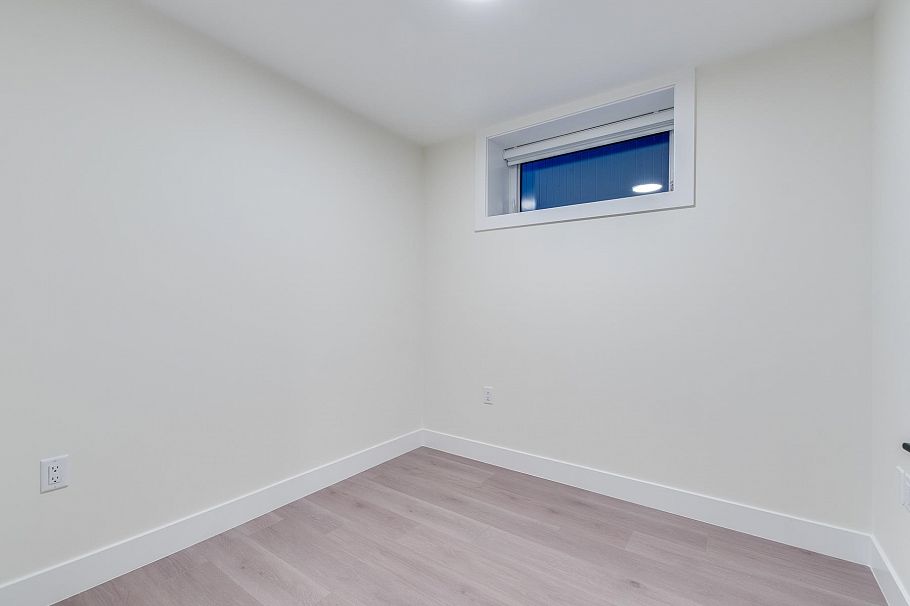 1 5461 Rhodes Street Vancouver, BC - 22