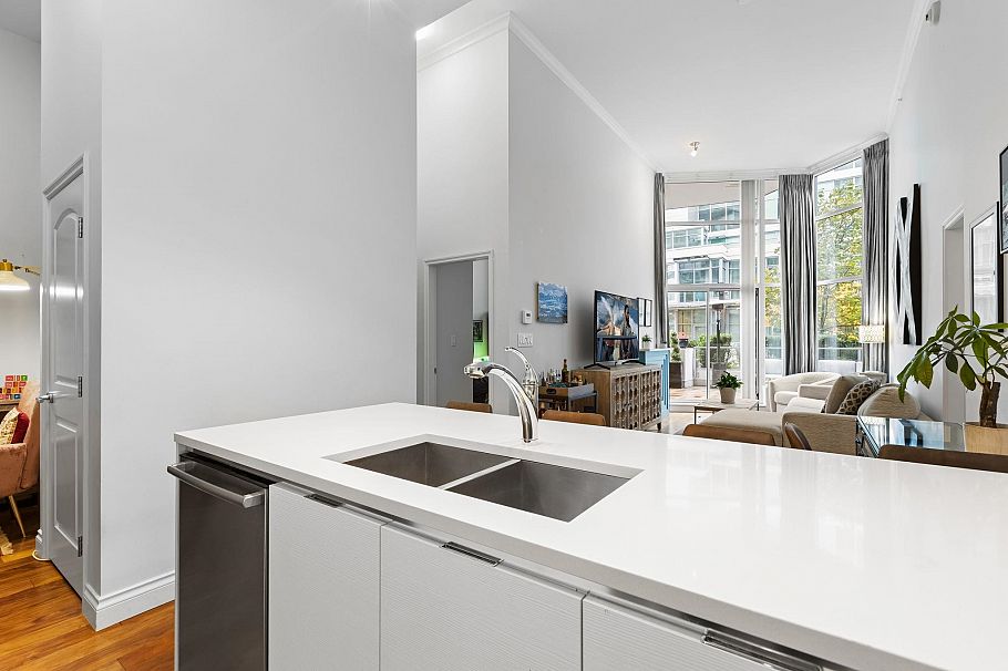 104 199 Victory Ship Way North Vancouver, BC - 8