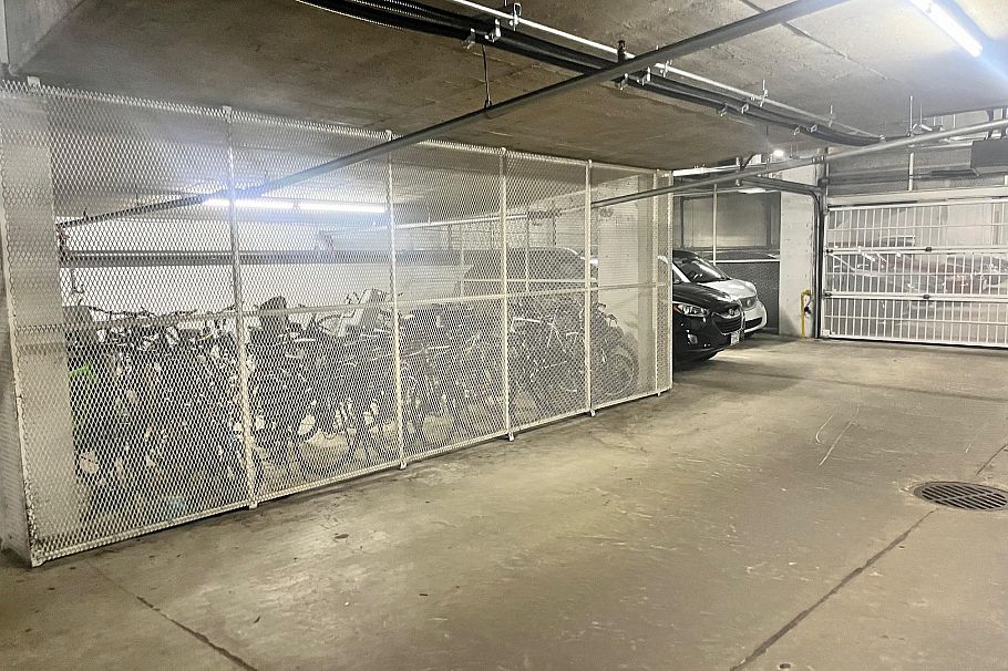 307 2545 W Broadway Vancouver, BC - 24