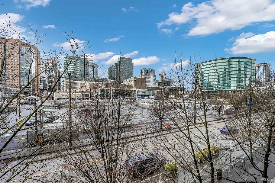 309 161 W Georgia Street Vancouver, BC - 25