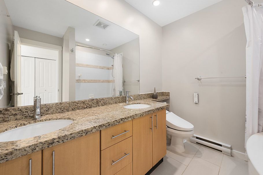 319 W 59th Avenue Vancouver, BC - 21