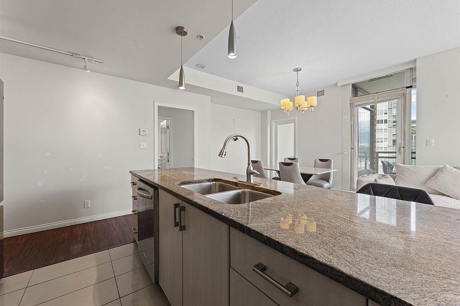 1705 1211 Melville Street Vancouver, BC - 8