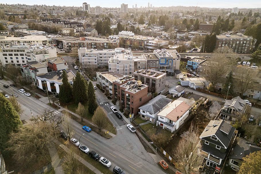 3429 Porter Street Vancouver, BC - 40