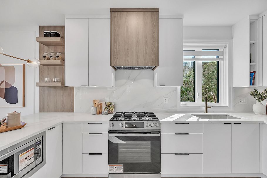 3526 E Lakewood Street Vancouver, BC - 8