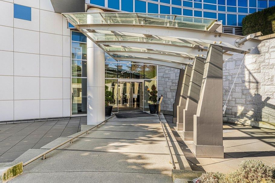 303 4189 Halifax Street Burnaby, BC - 26