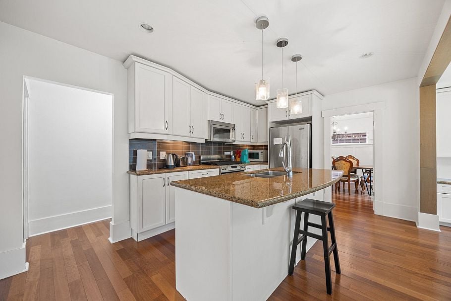 3276 W 21st Avenue Vancouver, BC - 11