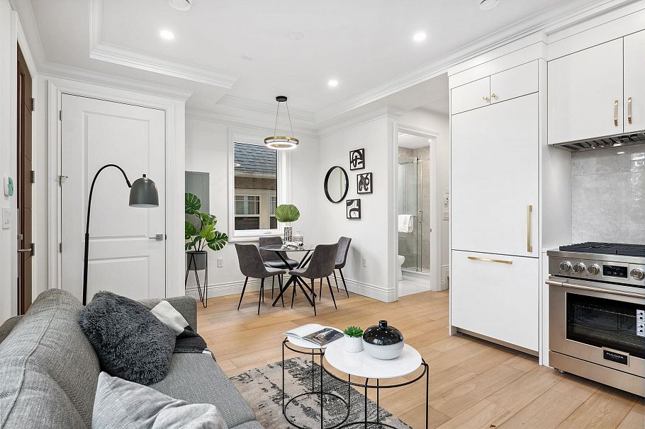 3812 W 15th Avenue Vancouver, BC - 3