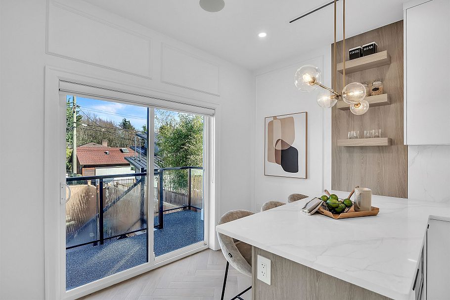 3526 E Lakewood Street Vancouver, BC - 11