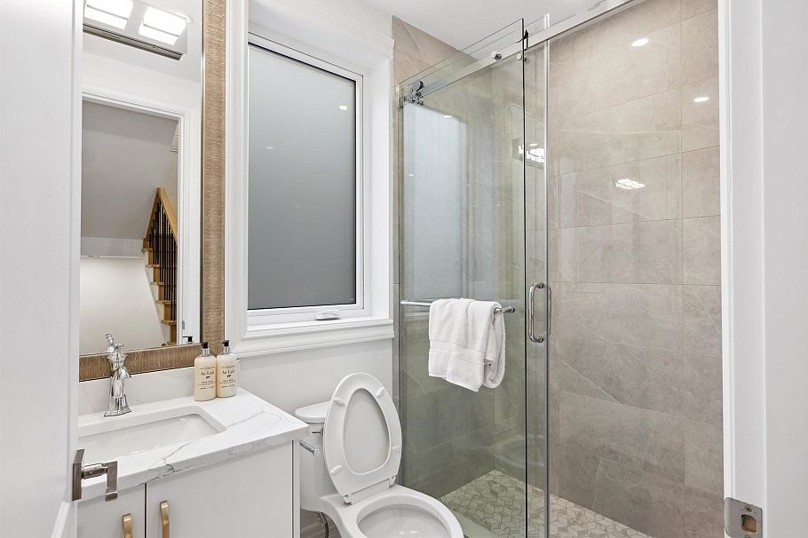 3812 W 15th Avenue Vancouver, BC - 6