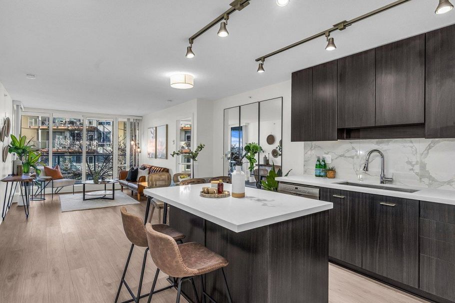 303 4189 Halifax Street Burnaby, BC - 9