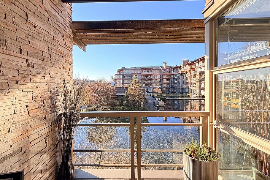 219 3606 Aldercrest Drive North Vancouver, BC - 10