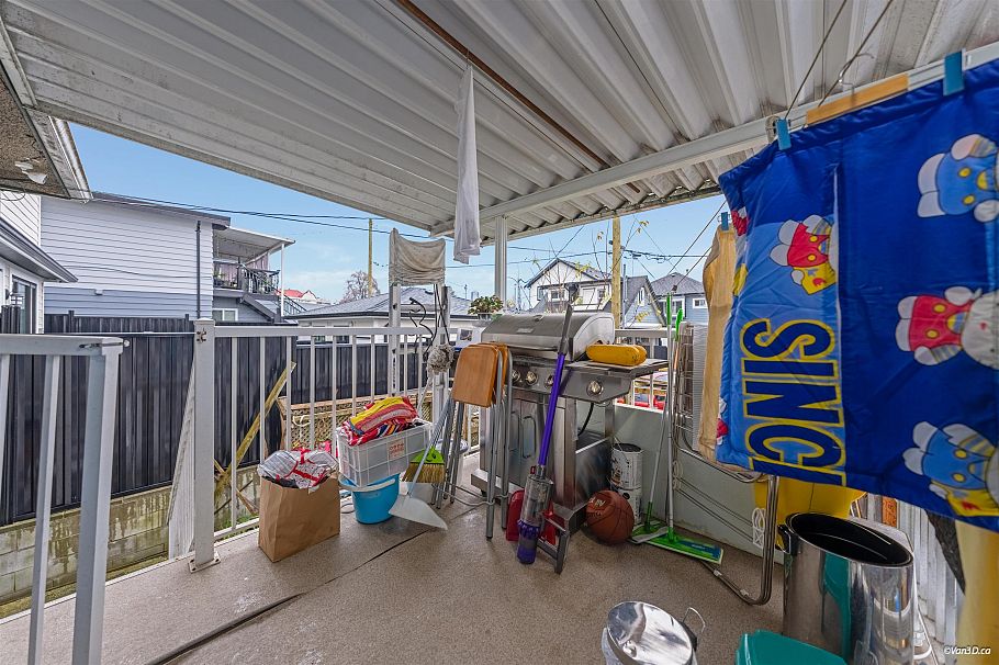 3342 Adanac Street Vancouver, BC - 17