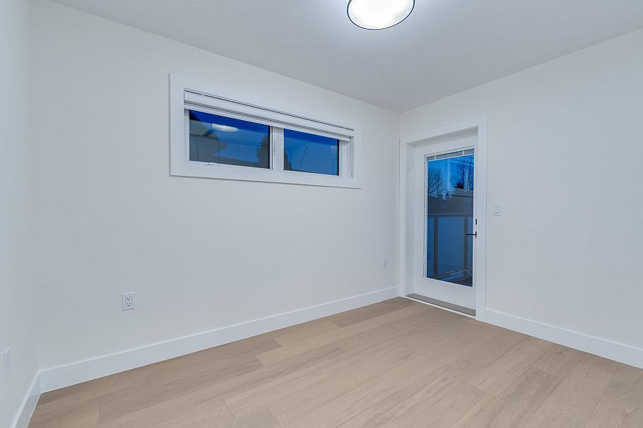 1 5459 Rhodes Street Vancouver, BC - 19