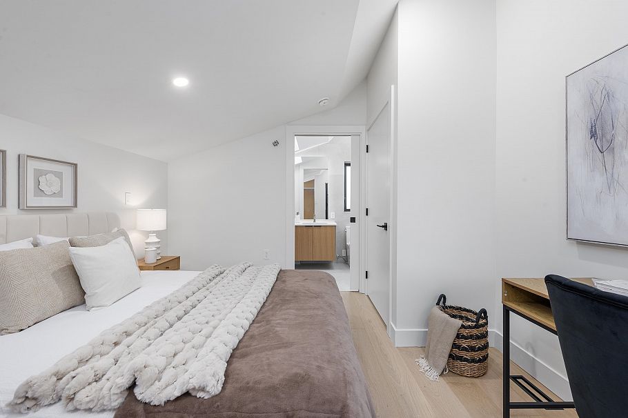 1 4885 Moss Street Vancouver, BC - 33