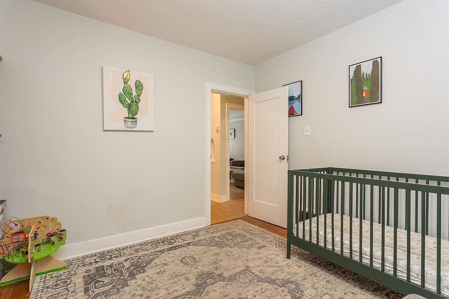 3566 W 11th Avenue Vancouver, BC - 17