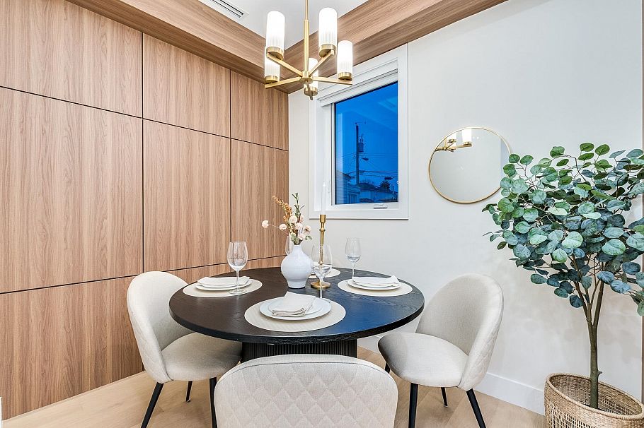 1 2943 E 44th Avenue Vancouver, BC - 12