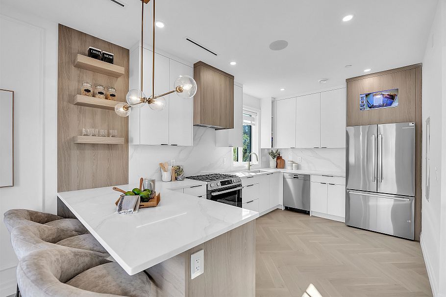 3526 E Lakewood Street Vancouver, BC - 7