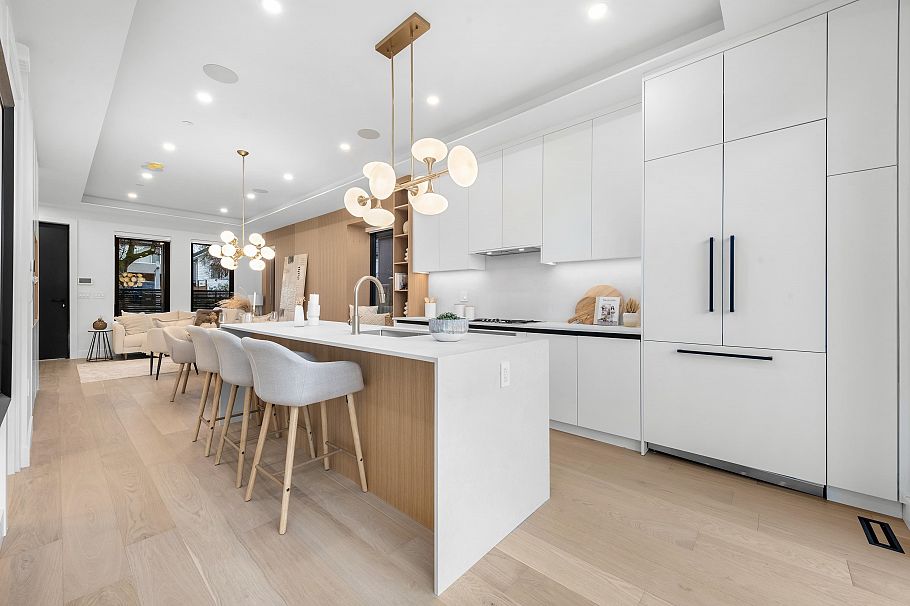 1 4885 Moss Street Vancouver, BC - 21