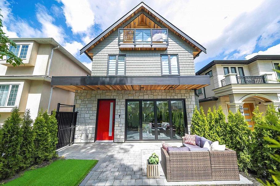 1 2777 E 27th Avenue Vancouver, BC - 2