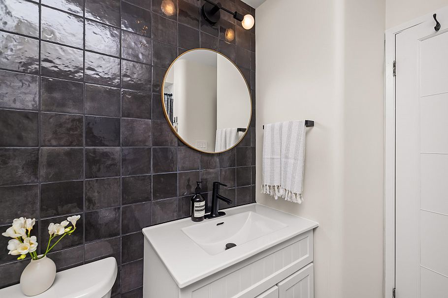 207 1424 Walnut Street Vancouver, BC - 20