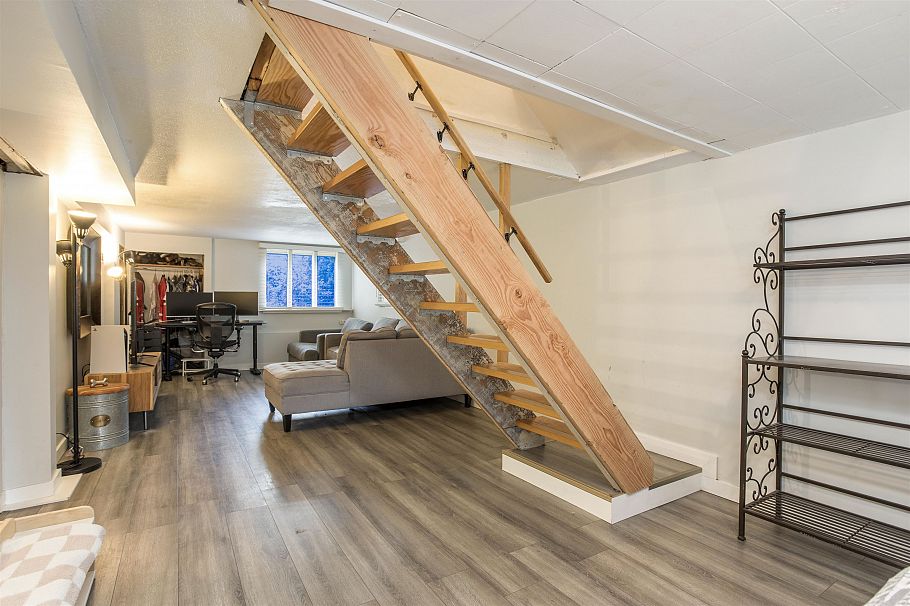 3566 W 11th Avenue Vancouver, BC - 21