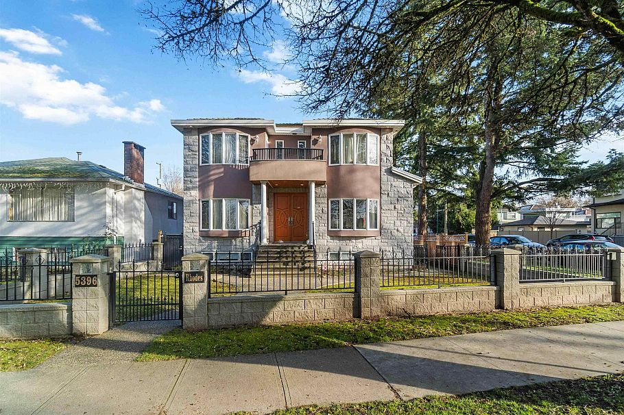 5396 Rhodes Street Vancouver, BC - 1