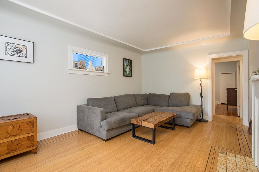 3566 W 11th Avenue Vancouver, BC - 3