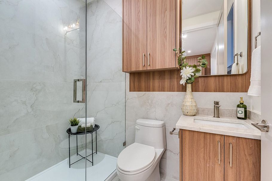 1 2945 E 44th Avenue Vancouver, BC - 26