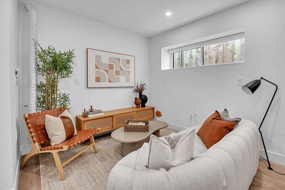 2153 E 20th Avenue Vancouver, BC - 23