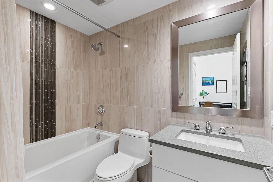 104 199 Victory Ship Way North Vancouver, BC - 18