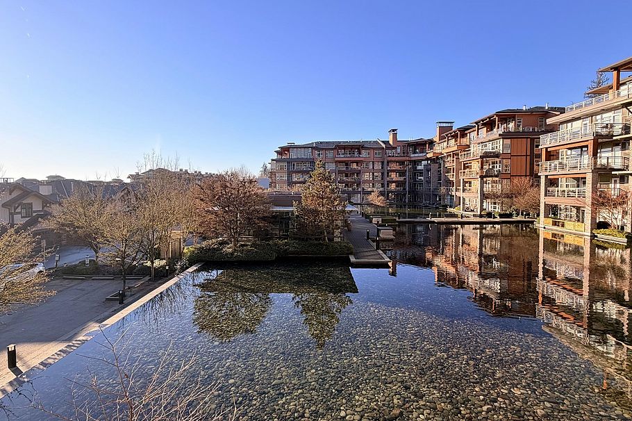 219 3606 Aldercrest Drive North Vancouver, BC - 11