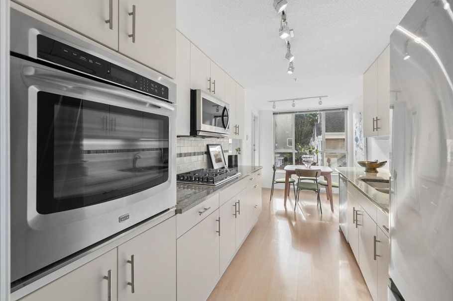 207 5760 Hampton Place Vancouver, BC - 11