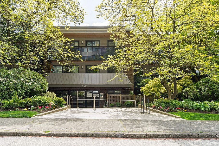 310 2416 West 3rd Avenue Vancouver, BC - 1