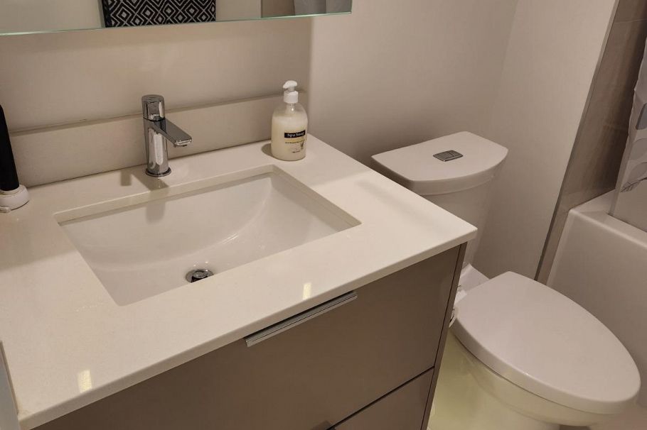 1002 1401 Hunter Street North Vancouver, BC - 11