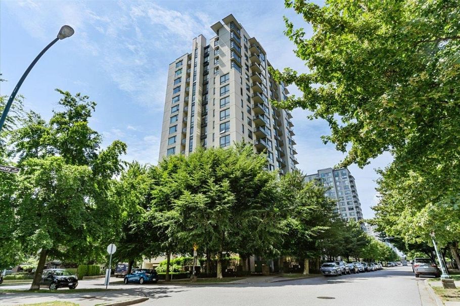 303 3588 Crowley Drive Vancouver, BC - 25