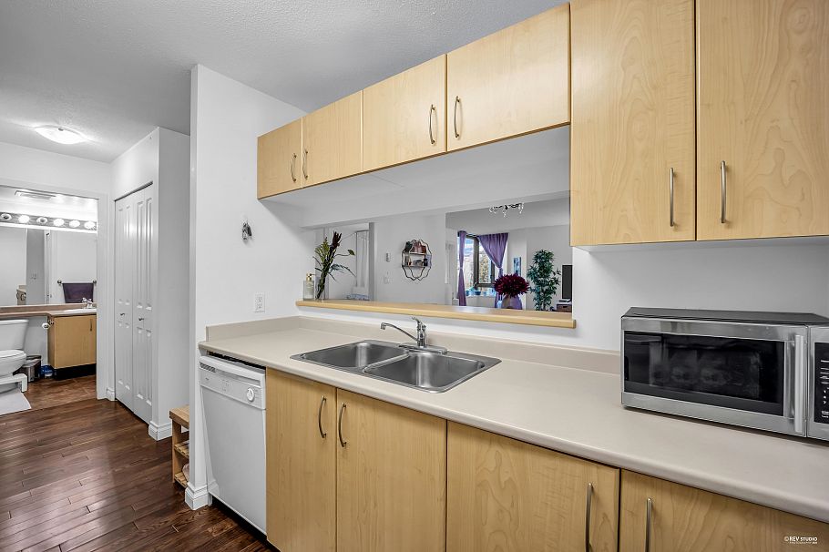 308 3588 Crowley Drive Vancouver, BC - 16