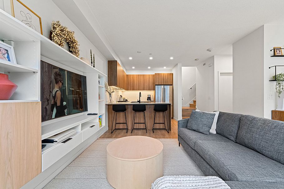 7 533 E 3rd Street North Vancouver, BC - 4